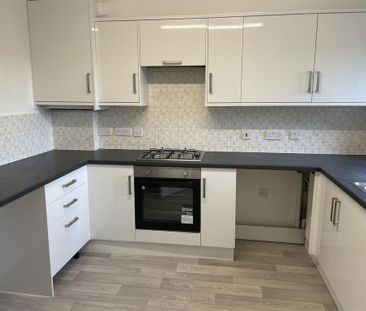 4 bedroom detached house to rent - Photo 5