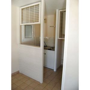 Location Appartement 1 pièce 27m² LA ROCHE SUR YON 85000 - Photo 2