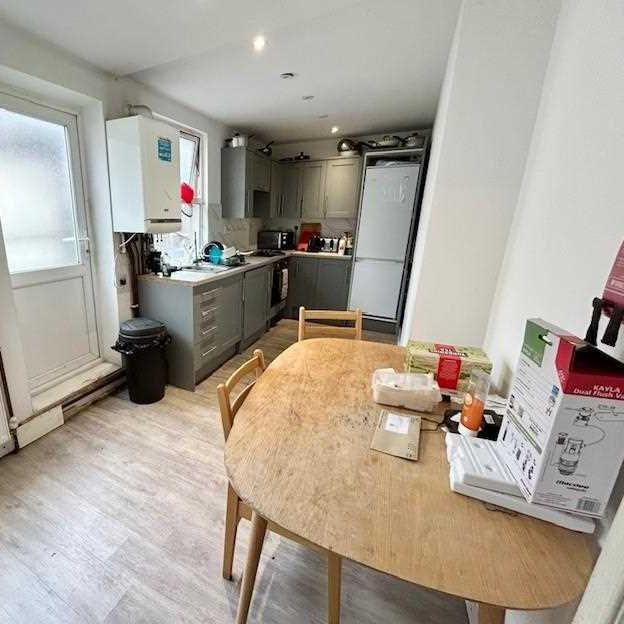 House share to rent - Photo 1