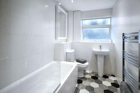 2 bed upper flat to rent in NE13 - Photo 4