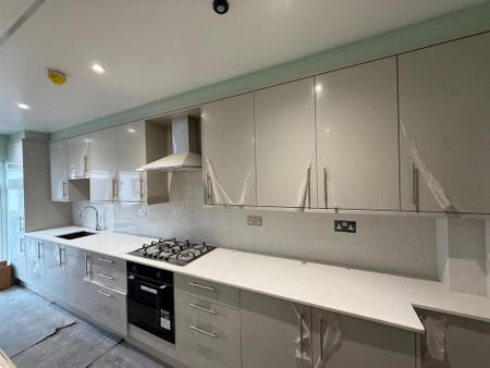 1 bedroom in a house share to rent - Photo 5