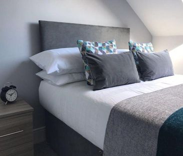 1 bedroom in a flat share to rent - Photo 3