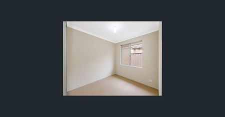 SPACIOUS 4-BEDROOM HOME OPPOSITE PARKLANDS - Photo 3