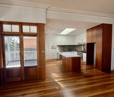 Character Family Home in a Sought-After Chatswood Location - Photo 5