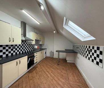 2 bedroom flat to rent - Photo 2