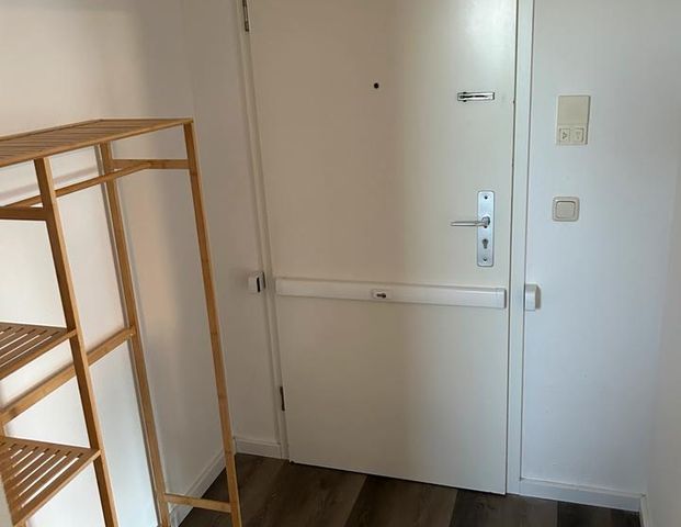 Möbliertes Apartment inklusive Balkon und Tiefgaragenstellplatz - Foto 1