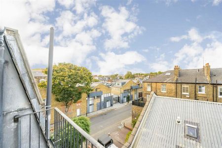3 bedroom flat to rent - Photo 2