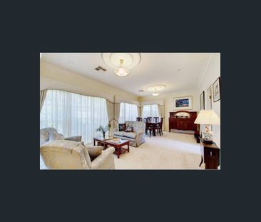 Classic Courtyard Home - Private & Spacious in leafy Eastern Suburb... - Photo 1