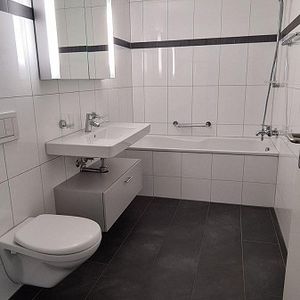 Moderne 2.5 ZW à 67 m² im EG - Photo 2