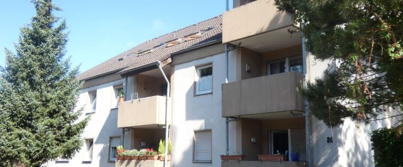 Ideale Dachgeschoss-Wohnung mit Balkon / WBS erforderlich - Photo 1