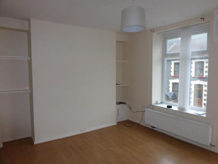 3 bedroom property to rent - Photo 2