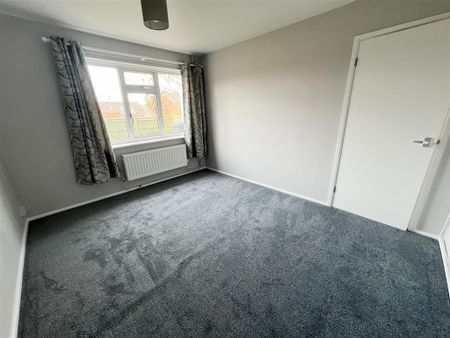 2 bedroom semi-detached bungalow to rent - Photo 3