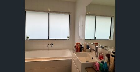 Modern 5-Bedroom Family Home in a Convenient Caddens Location - Photo 5
