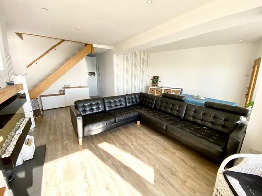 3 bedroom semi-detached house to rent - Photo 1