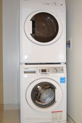 For Lease - 8 Hillsdale Avenue Unit# 1035, Toronto, Ontario - Photo 1