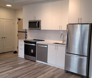 For Lease - 3250 Carding Mill Trail Unit# 524, Oakville, Ontario - Photo 1