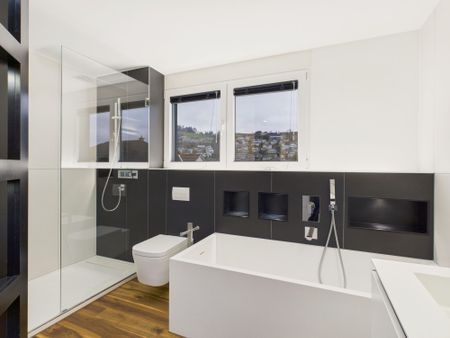 Exclusive 3.5-room duplex apartment with mountain view in Kriens - Photo 5