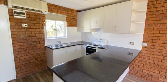 Modern Unit in Central South - Photo 2