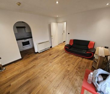 2 bedroom flat to rent - Photo 1
