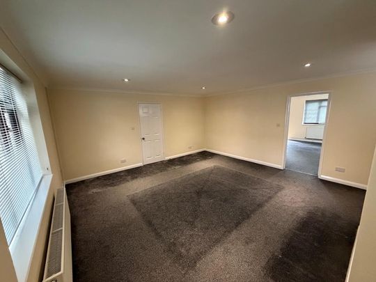 5 bedroom detached house to rent - Photo 1