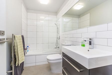 Welcome to apartment 305 in Detroit Apartments. - Photo 5