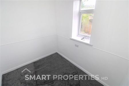 Swan Lane, Lockwood, Huddersfield - Photo 2