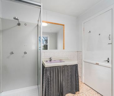 Two Bedroom Cottage - Photo 3
