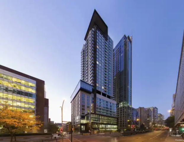 Allegra and V | 280 Rene-Levesque Ouest, Montreal - Photo 1