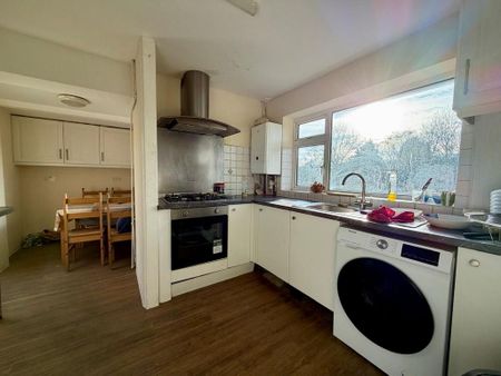 3 bedroom terraced house to rent - Photo 4