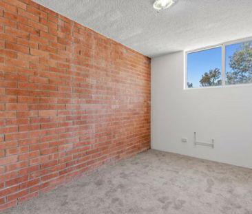 4/10 Longeranong, Farrer ACT, Belconnen - Photo 3