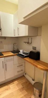 1 bedroom property to rent in London - Photo 1