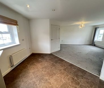 2 Bedroom Flat - Photo 3