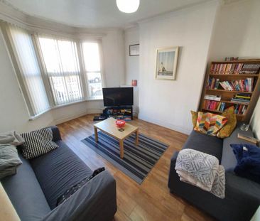 4 bedroom terraced house to rent - Photo 2