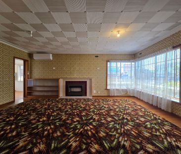 Central Location , Walk to Busy Central Clayton Rd Strip - Photo 2