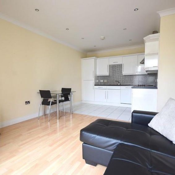 2 Bedroom Apartment Available Arranging tenancy - Photo 1