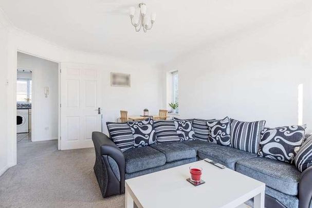 Tarn Howes Close, Thatcham, RG19 - Photo 1