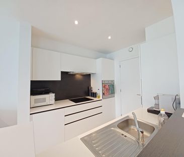 Ruim 2-SLK appartement met overdekte parkeerplaats - Photo 3