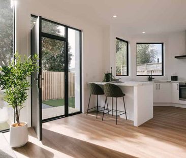 Easy Central Living - Photo 3