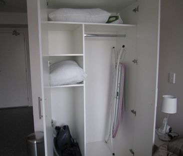 Fully furnished, power included - Photo 4