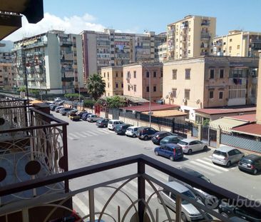 INTERO APPARTAMENTO O CAMERE PER STUDENTESSE - Photo 1