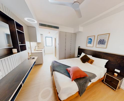 Studio Courtyard - Photo 1