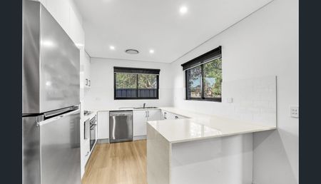 ONE WEEKS FREE RENT IF LEASED PRIOR TO XMAS BREAK!!! - Photo 5