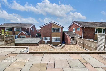 3 bedroom detached house to rent - Photo 3