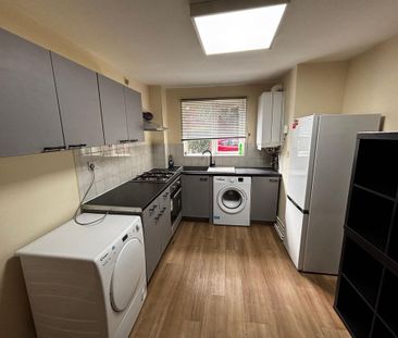 2 bedroom flat to rent - Photo 5