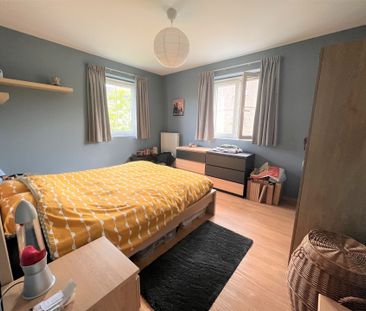 Appartement met 2 slaapkamers, auto staanplaats en terras - Photo 4
