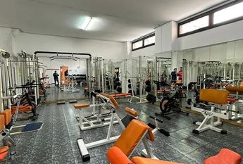 Calle Ladera de los Almendros, Madrid, Community of Madrid 28032