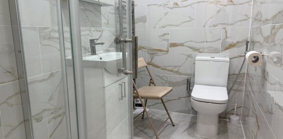 Lower Court Road, Epsom, Surrey, KT19 8SW - Photo 2