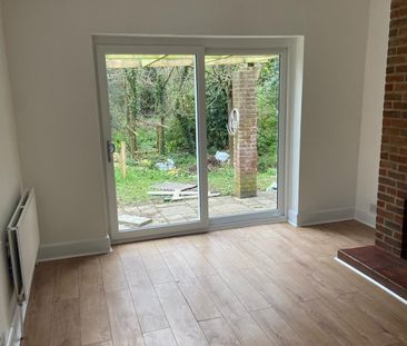 4 Bed Detached House, Shaftesbury Avenue, SO17 - Photo 3