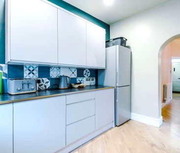 UK Award Winning, exceptionally high standard, design-led, immacula... - Photo 5