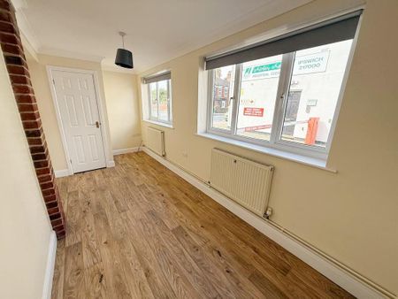 2 bedroom ground floor flat to rent - Photo 3